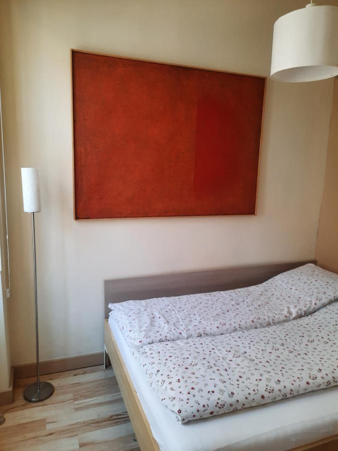 Apartment Good Night In - Aries Breslau