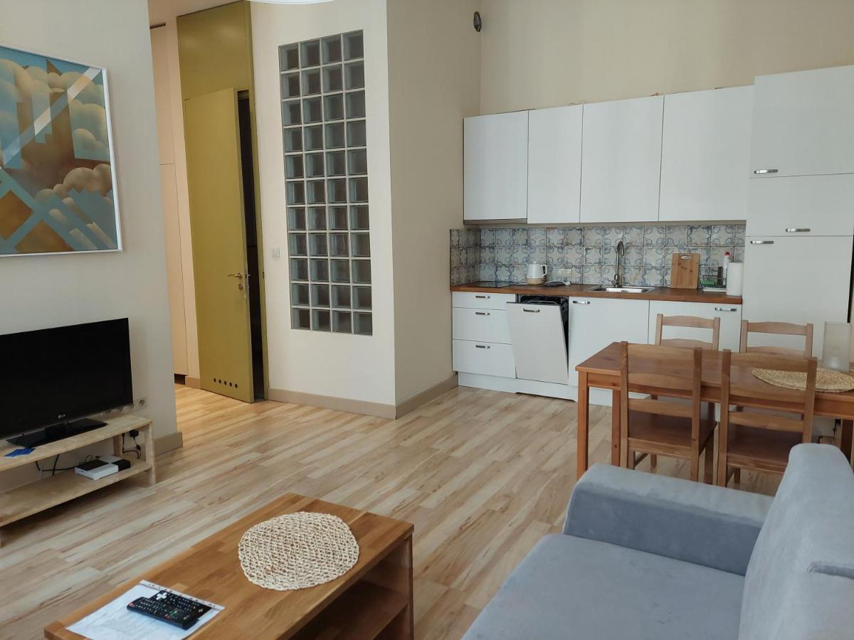 Apartment Good Night In - Aries *